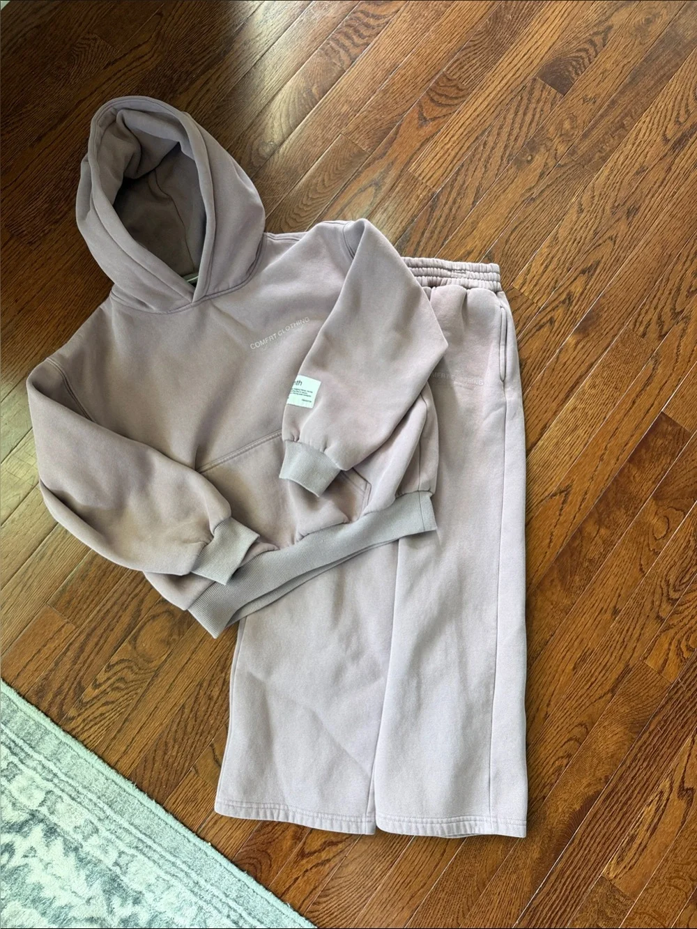 Comfrt mauve colored Hoodie & Jogger Set - Casual Matching Set. Size medium 8/10